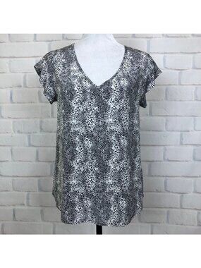 Joie 100% Silk Gray Leopard Print Blouse Size XS Short Sleeve